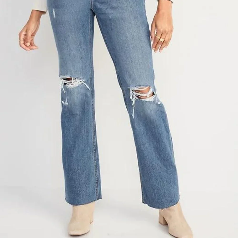 Old Navy Mid-Rise Slouchy Boot-Cut Ripped Non-Stretch Jeans for Women New - Picture 2 of 10